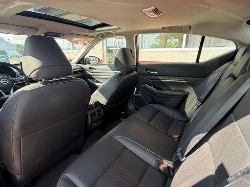 Used 2023 Nissan Altima 2.0 SR FWD image 11