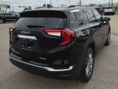 Used 2022 GMC Terrain SLT w/ Tech Package AWD/4WD image 12