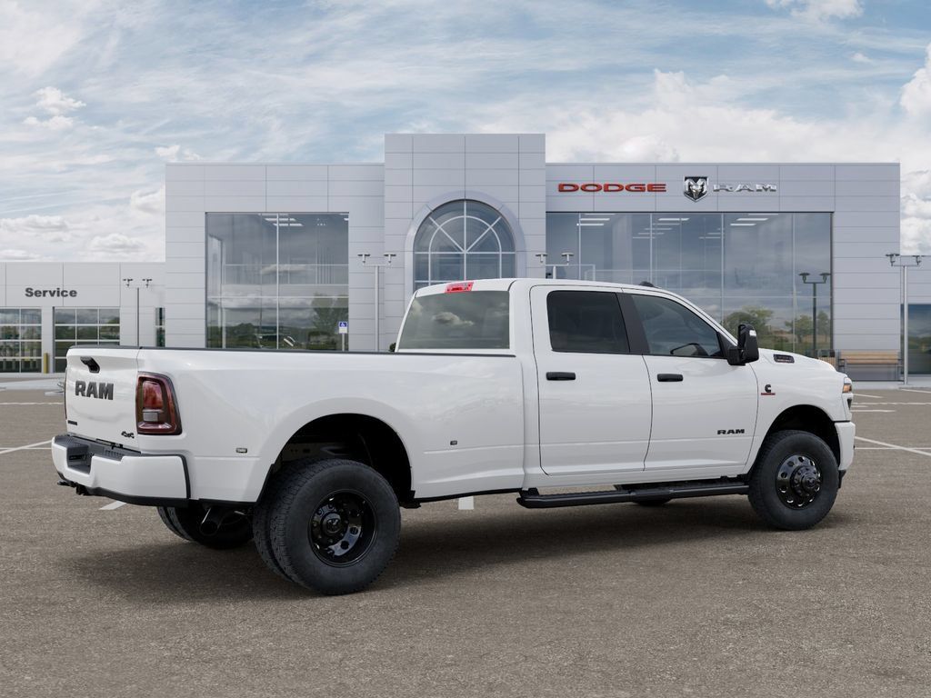 New 2026 RAM 3500 Big Horn AWD/4WD image 4
