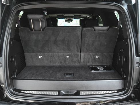 Used 2016 Cadillac Escalade Platinum image 27