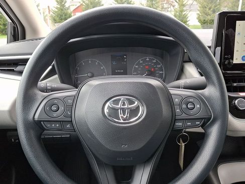 Certified 2025 Toyota Corolla LE image 18