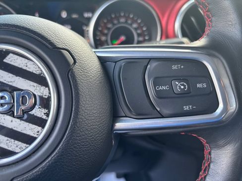 Used 2021 Jeep Gladiator Rubicon w/ Dual Top Group AWD/4WD image 34