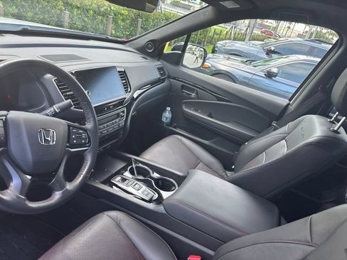 Used 2025 Honda Ridgeline Black Edition image 5