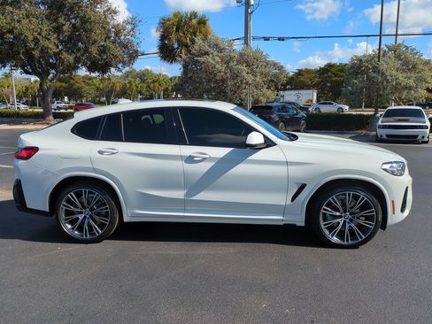 Used 2022 BMW X4 xDrive30i w/ M Sport Package 2 image 3