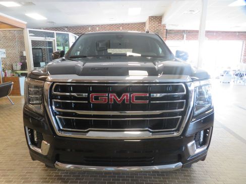 Used 2021 GMC Yukon XL SLT RWD image 2