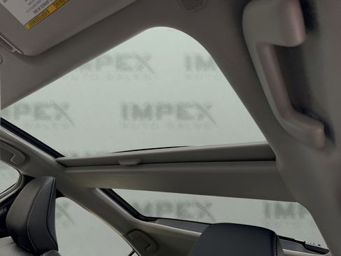 Used 2025 Toyota Prius XLE image 11