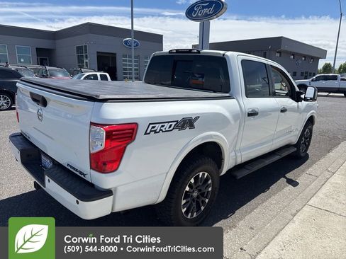 Used 2018 Nissan Titan PRO-4X AWD/4WD image 7