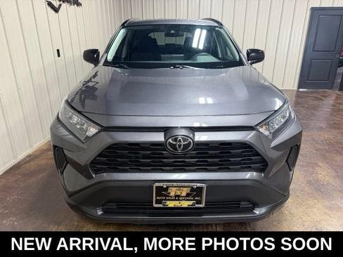 Used 2021 Toyota RAV4 LE FWD image 2