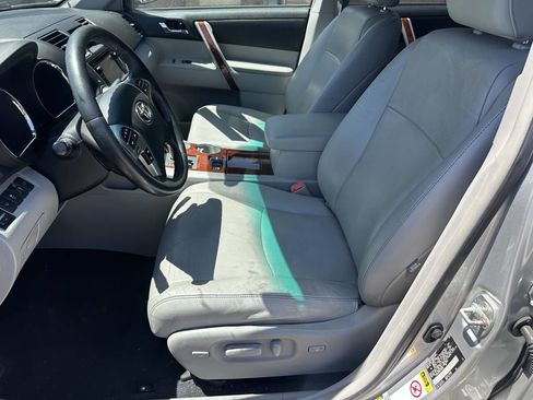 Used 2013 Toyota Highlander Limited AWD/4WD image 20