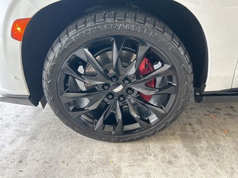 Used 2024 Cadillac Escalade V AWD/4WD image 16