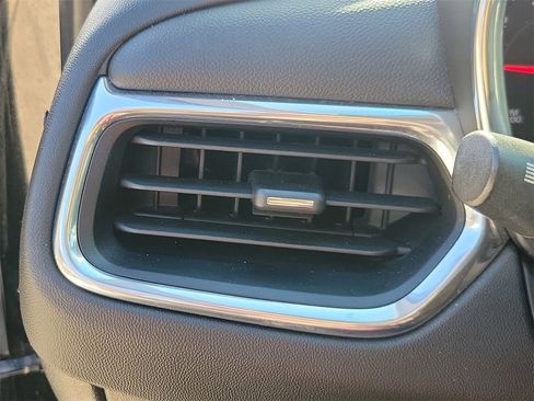 Used 2019 Chevrolet Equinox LT image 31