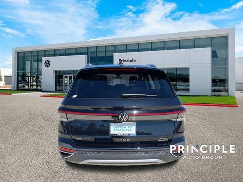 Used 2025 Volkswagen Taos SEL AWD/4WD image 6