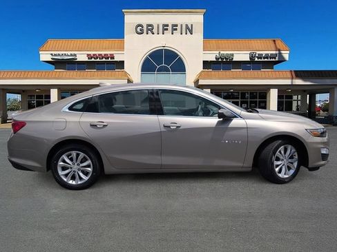 Used 2023 Chevrolet Malibu LT w/ Driver Confidence Package FWD image 3