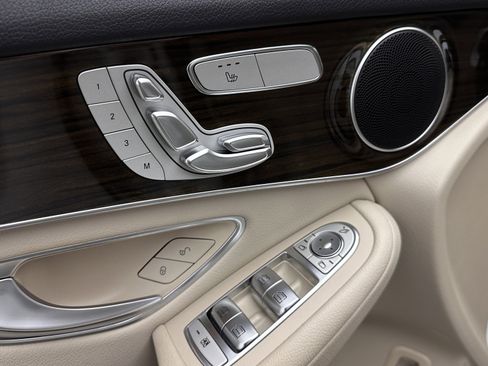 Used 2021 Mercedes-Benz GLC 300 image 13