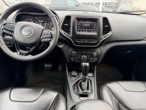 Used 2020 Jeep Cherokee Latitude Plus image 17