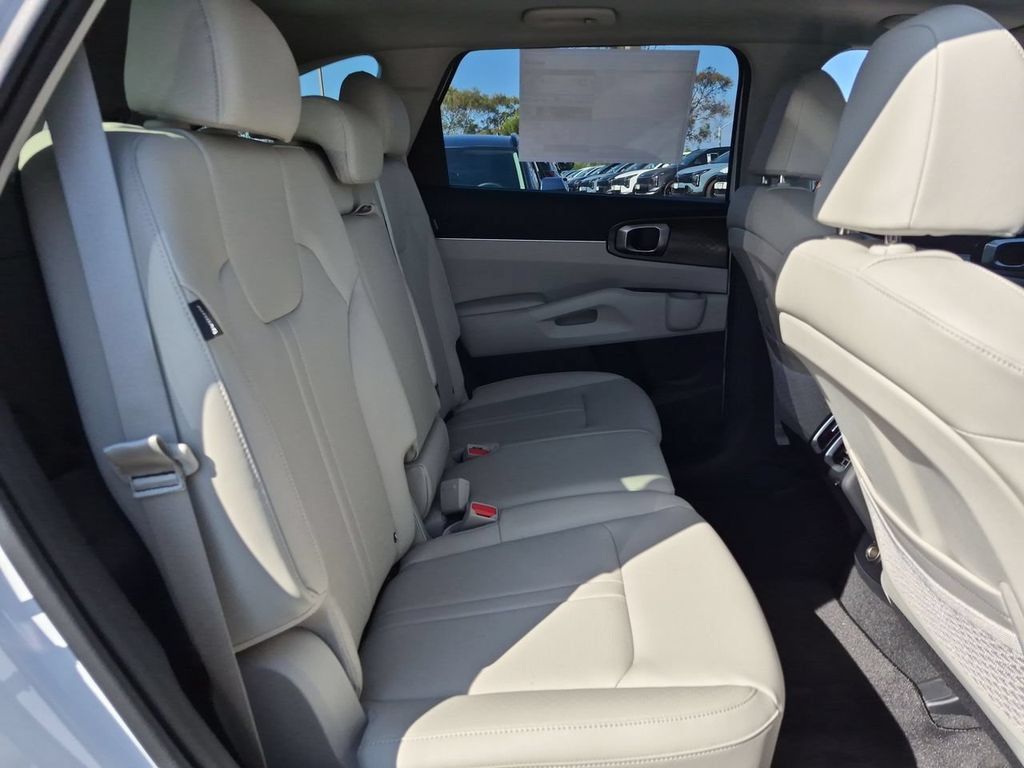 New 2026 Kia Sorento S FWD image 28