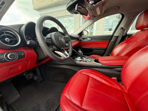 Used 2020 Alfa Romeo Giulia Ti w/ Nero Edizione RWD image 9