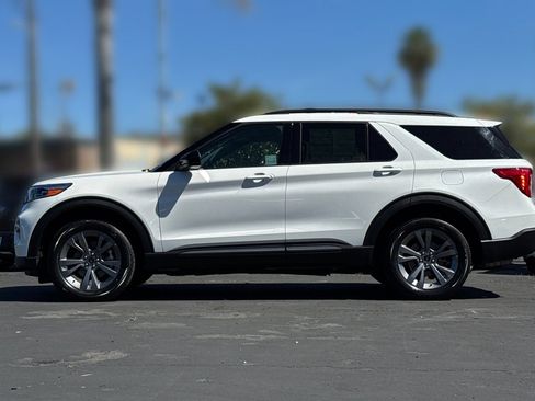 Certified 2022 Ford Explorer XLT w/ Equipment Group 202A AWD/4WD image 35