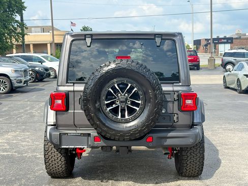 Used 2026 Jeep Wrangler Unlimited Rubicon AWD/4WD image 16