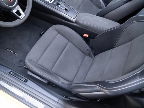 Certified 2023 Porsche 718 Boxster Spyder image 17