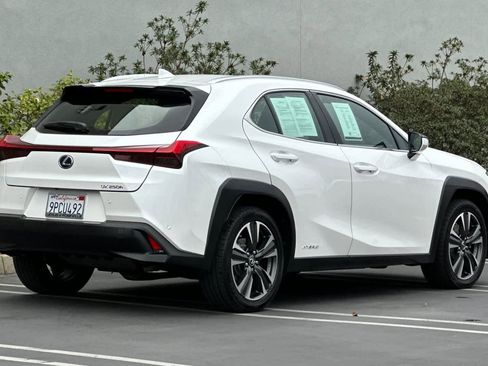 Used 2019 Lexus UX 250h image 2