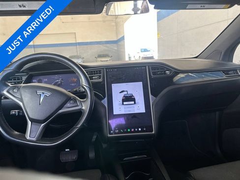 Used 2018 Tesla Model X 75D AWD/4WD image 5
