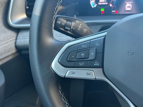 Used 2025 Volkswagen Tiguan S image 20