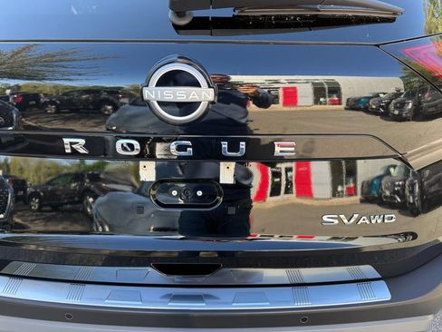 Used 2023 Nissan Rogue SV AWD/4WD image 29