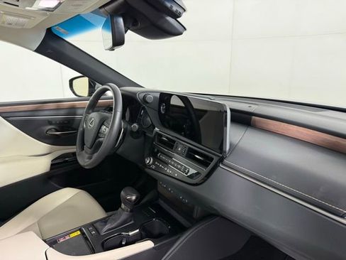 Certified 2025 Lexus ES 300h w/ Premium Package image 33