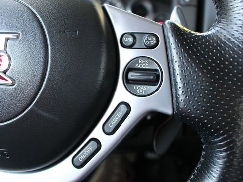 Used 2009 Nissan GT-R Premium AWD/4WD image 21