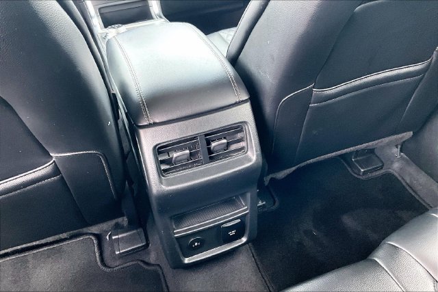 Used 2024 Ford Edge Titanium AWD/4WD image 36