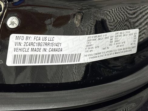 Used 2024 Chrysler Pacifica Touring-L FWD image 32