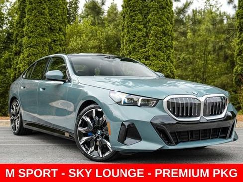 Used 2024 BMW 530i w/ M Sport Package RWD image 5