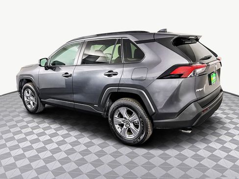 Used 2022 Toyota RAV4 XLE image 7