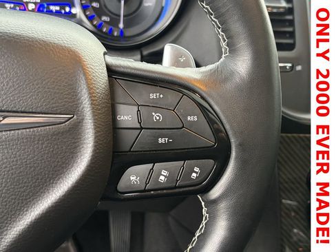 Used 2023 Chrysler 300 C image 12