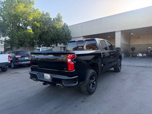 Used 2022 Chevrolet Silverado 1500 LT Trail Boss w/ LT Trail Boss Premium Package AWD/4WD image 3