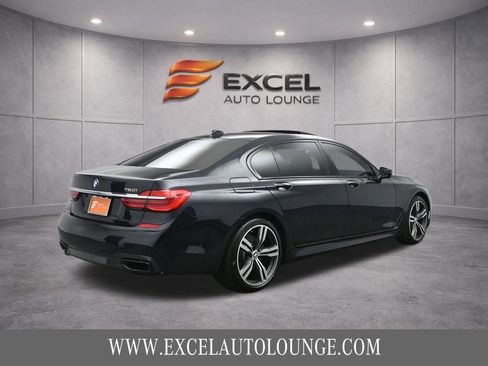 Used 2019 BMW 750i RWD image 9