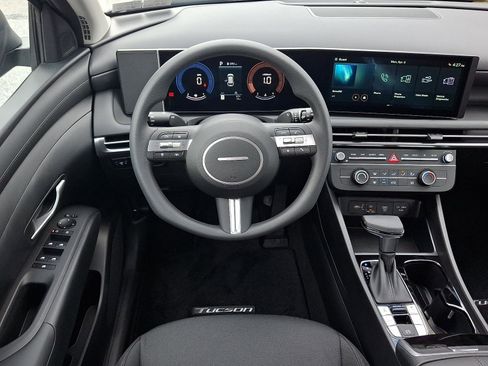 New 2026 Hyundai Tucson SE image 7