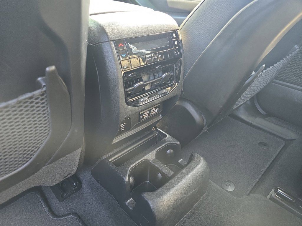 Used 2023 Jeep Grand Cherokee L Limited AWD/4WD image 18