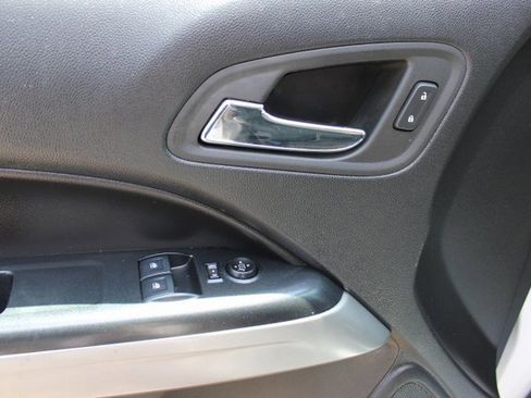 Used 2022 Chevrolet Colorado LT w/ Fleet Safety Package image 8