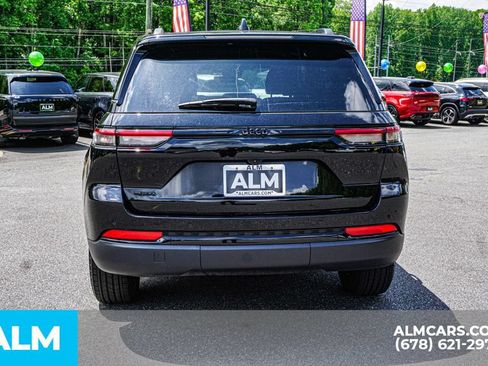 Used 2025 Jeep Grand Cherokee Altitude AWD/4WD image 10