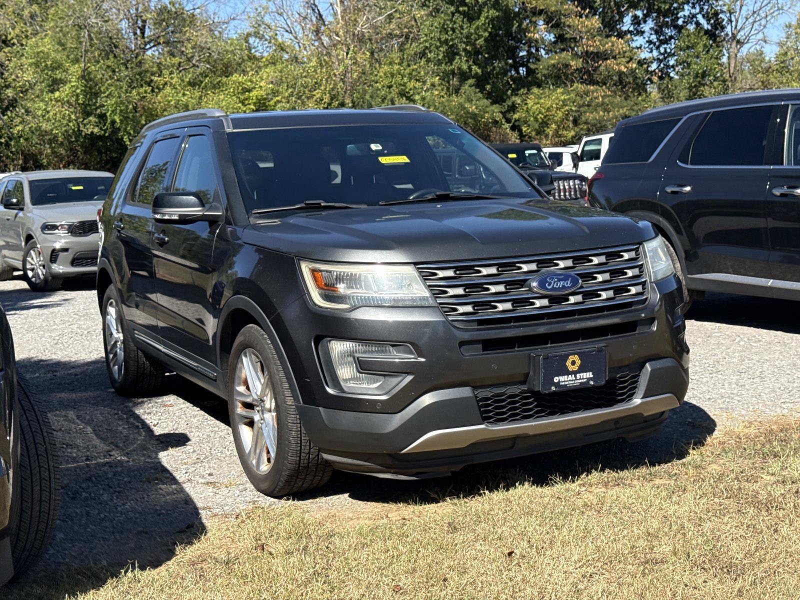 Used 2016 Ford Explorer XLT w/ Equipment Group 202A FWD image 3
