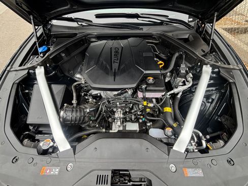 Used 2025 Genesis G70 2.5T image 32