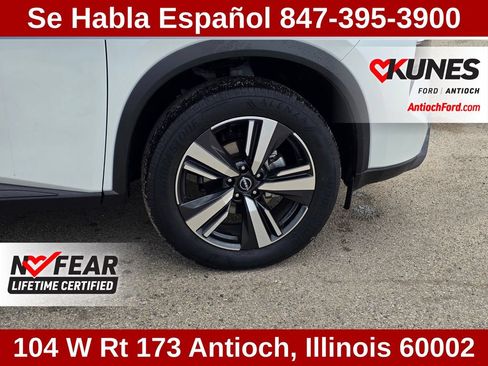 Used 2025 Nissan Rogue SL w/ SL Premium Package FWD image 13