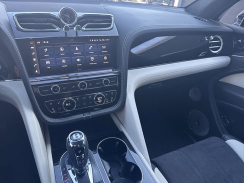 Used 2022 Bentley Bentayga S image 22