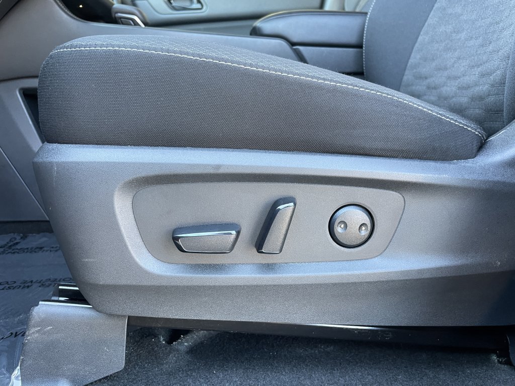 Used 2024 Nissan Pathfinder SV w/ Lighting Package (N92) FWD image 42