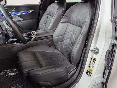 Certified 2024 BMW 760i xDrive AWD/4WD image 21