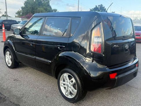 Used 2011 Kia Soul + w/ Audio Pkg FWD image 4
