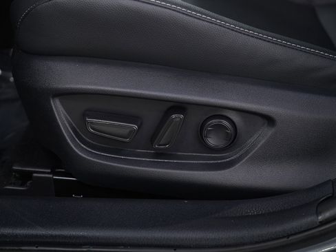 Used 2025 Toyota Camry SE image 26