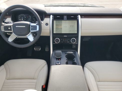 Used 2025 Land Rover Discovery Dynamic SE AWD/4WD image 29